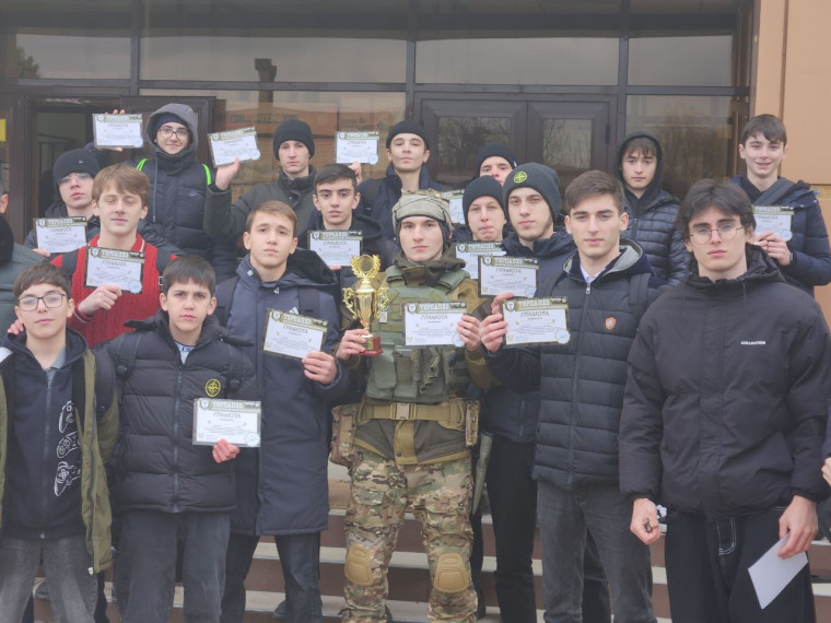 Команда ГБОУ"СОШN1 г.Сунжа" победители первой республиканской военно-тактической игры "Турпалхо".